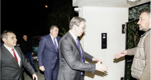Мајору Тепићу,кости труле у Хрватској а по "заслужног грађанина" Шабана Шаулића, државни авион.